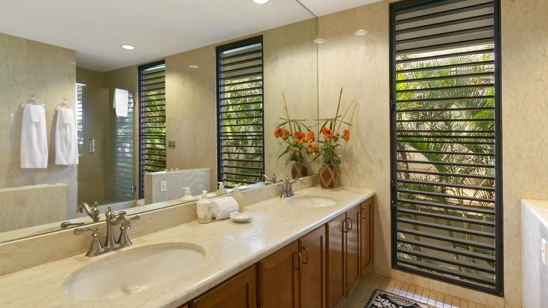 Holiday home Oceanfront Corner Villa W Air Conditioning - Alekona Kauai Koloa
